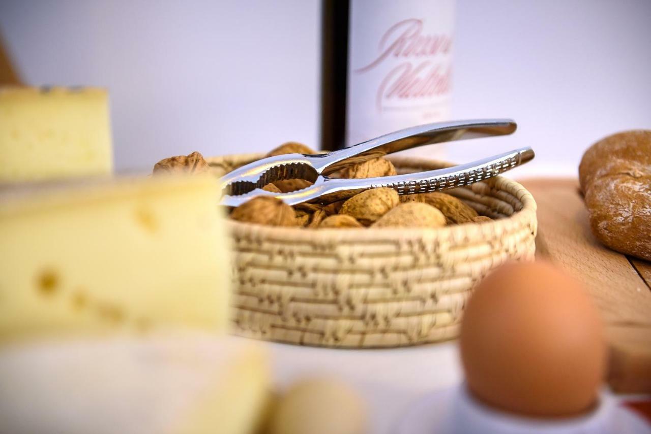 Bed And Breakfast Sweet Home Tirano Exteriér fotografie