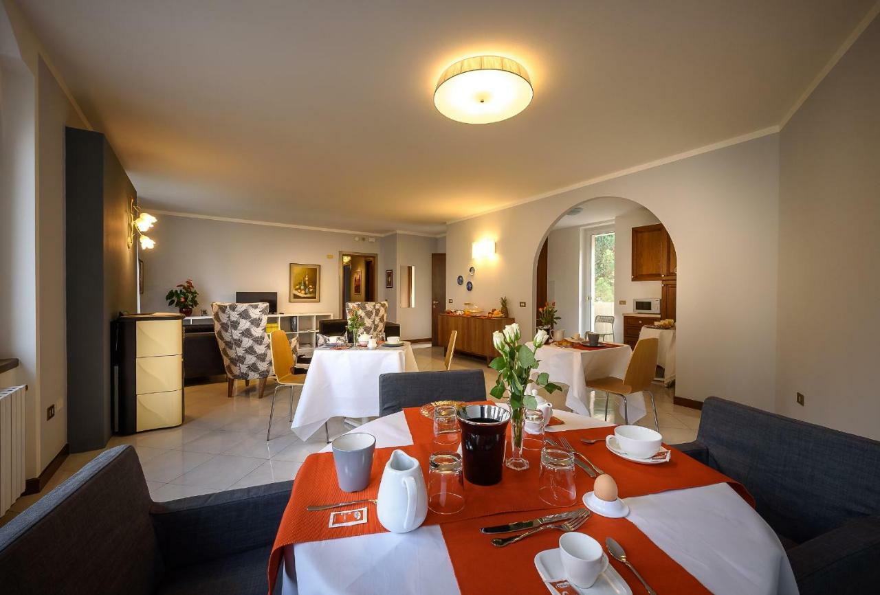 Bed And Breakfast Sweet Home Tirano Exteriér fotografie